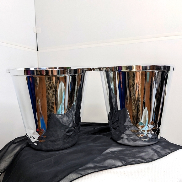 Greenbrier Intl NWOT ice bucket plastic mirror like silver 2 qt Set of 3… - Picture 2 of 8